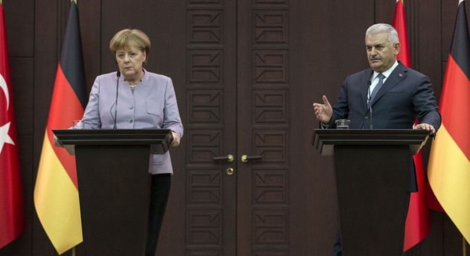 Merkel ve Yıldırım'dan basın toplantısı