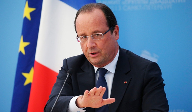 Hollande konuşurken askerin silahı ateş aldı: 2 yaralı
