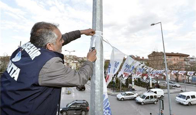 Ankara'da propaganda afişleri toplanıyor