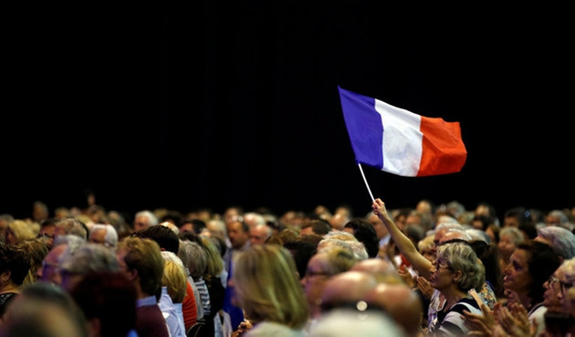 Fransa'da oyların tamamı sayıldı