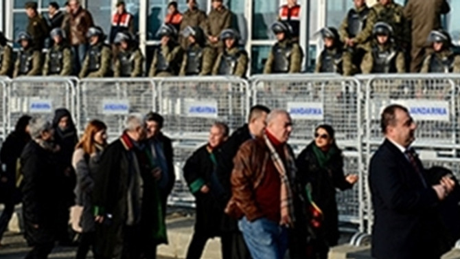 ÇHD davasında 4 tahliye