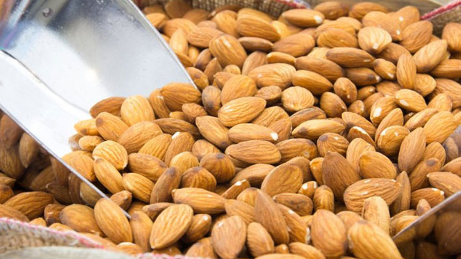 Çocukların cebinden eksik etmeyin: Badem