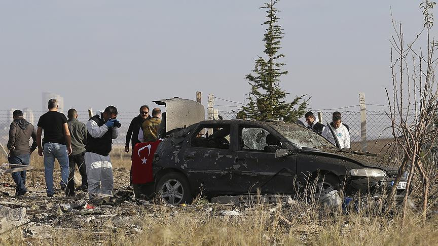 Ankara'da teröristler kendini patlattı