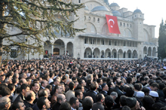 Süleymaniye ibadete açıldı