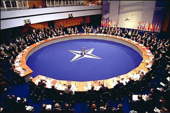 Tarihi NATO zirvesi başladı