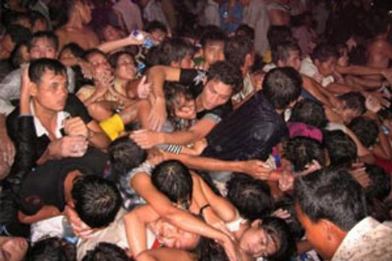 Kamboçya'da ölüm festivali
