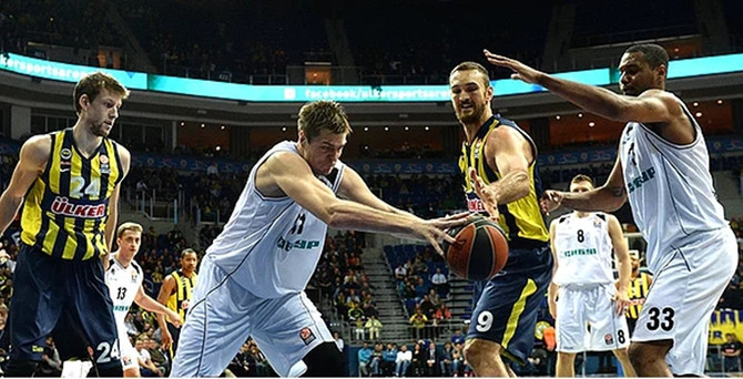 Fenerbahçe Ülker, hız kesmedi