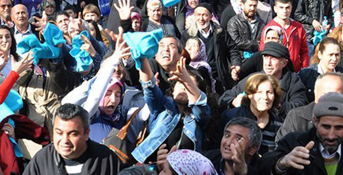 Bedava havlu bornoz izdihamı