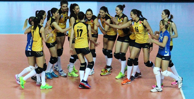 VakıfBank Polonya’daki finaller için sahada
