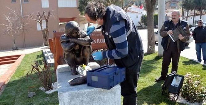 Berkin Elvan heykeline saldırı
