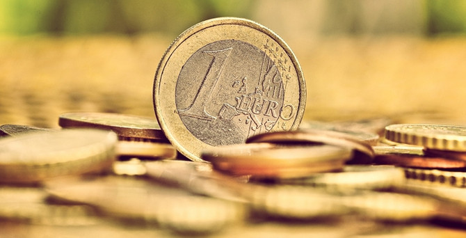 Euro, 4 ayın zirvesinde
