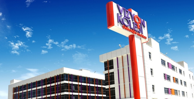 Vizyon Koleji 100 başarılı öğrenciye burs verecek