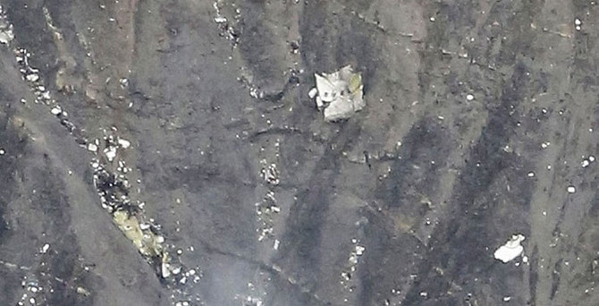 Fransa'da yolcu uçağı düştü