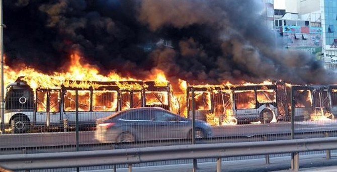 Yanan metrobüsün şoförüne ödül