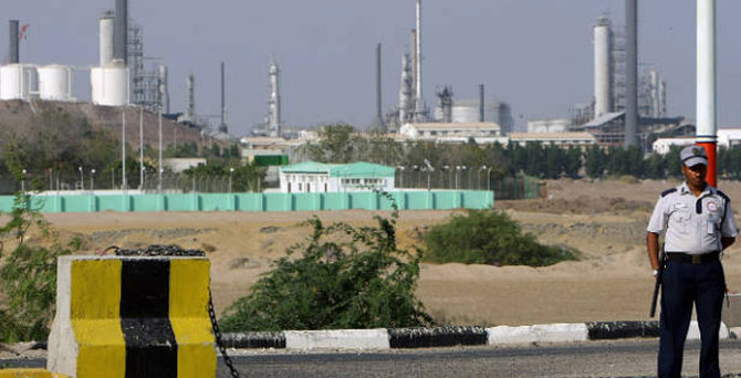 Yemen büyük limanları kapattı