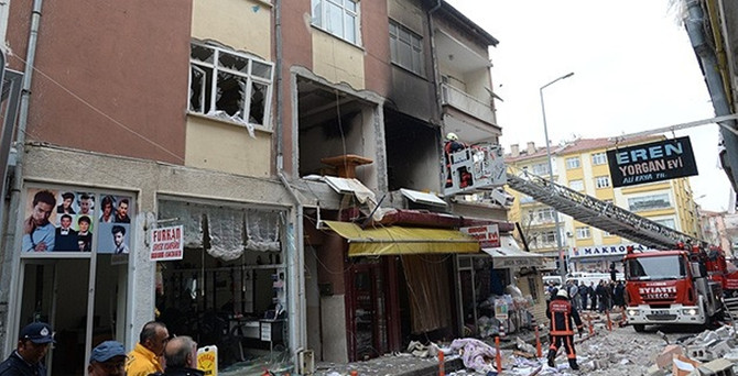 Doğalgaz bomba gibi patladı
