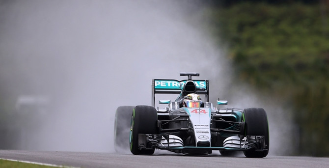Mercedes AMG Petronas Malezya’da yine podyumda