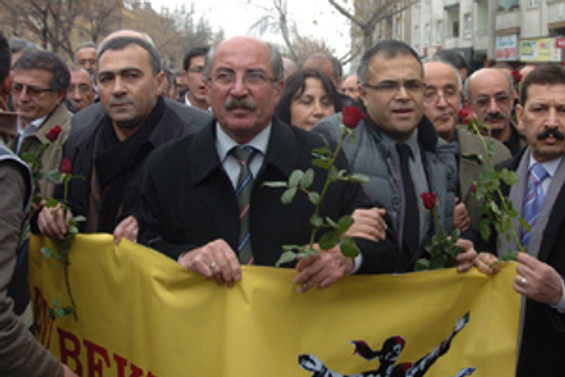 Yıl dönümü de gergin geçti