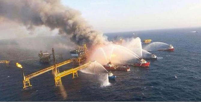 Petrol platformunda yangın: 1 ölü, 16 yaralı