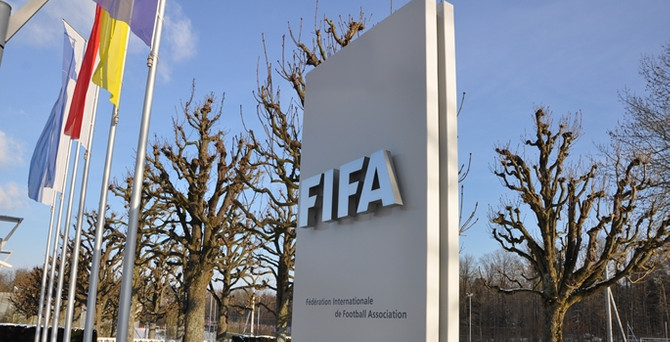 FIFA'dan kadınlık testi