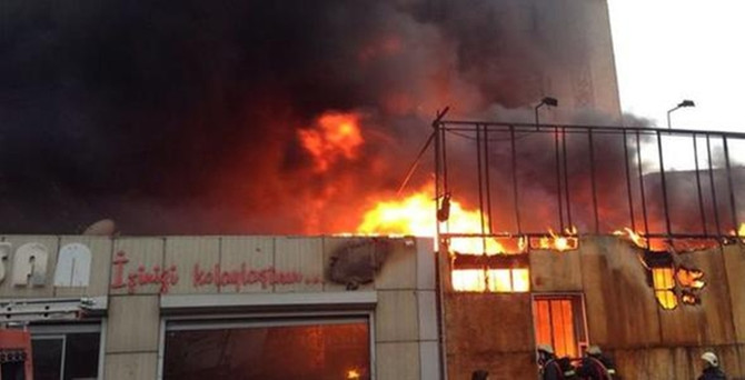Mobilya fabrikasında korkutan yangın