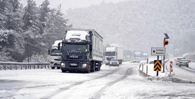 Nisan karı Bolu'da etkili oldu
