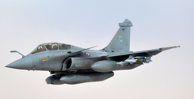 Hindistan'dan dev savaş uçağı siparişi