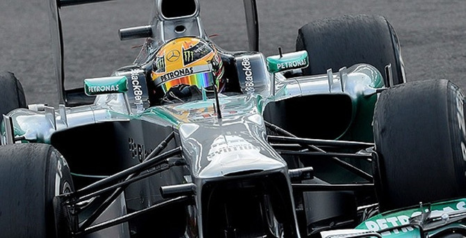 Hamilton üst üste 3. kez ilk cepte