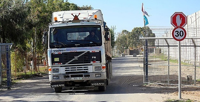 İsrail sınırı ürün geçişine açtı