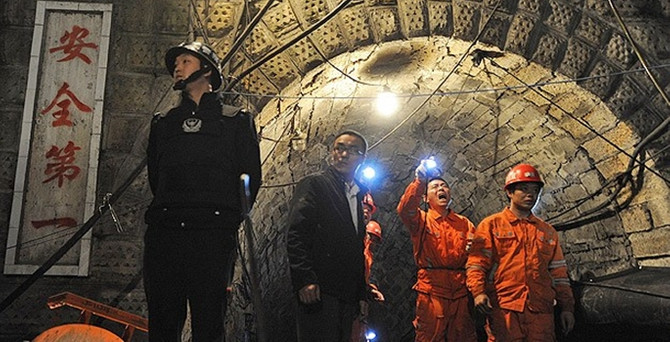 Çin'de kömür ocağını su bastı: 24 işçi mahsur
