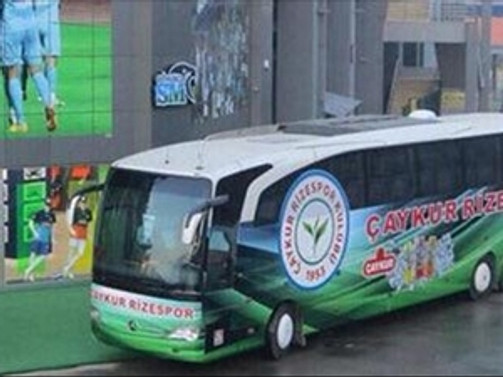 Çaykur Rizespor otobüsüne taşlı saldırı