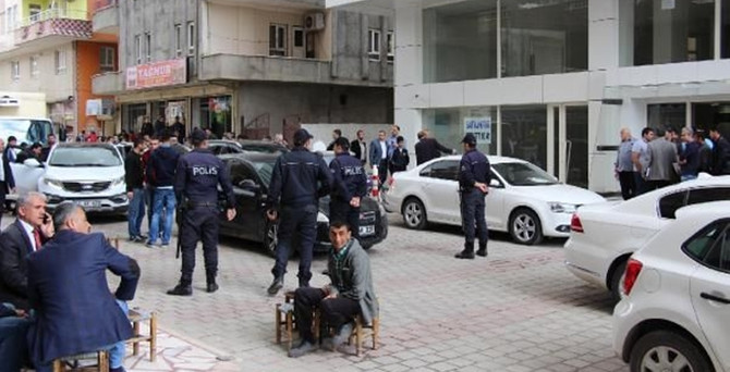 AK Parti seçim lokaline silahlı saldırı