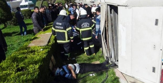 İşçi servisi ile midibüs çarpıştı: 27 yaralı