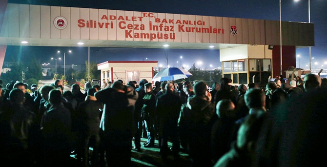 Tutukluluk halleri devam edecek