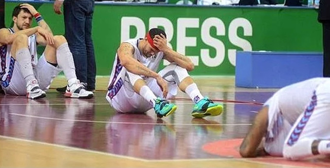 Trabzonspor son saniyede yıkıldı