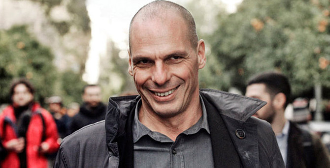 Yunanistan Varoufakis'i kızağa çekti