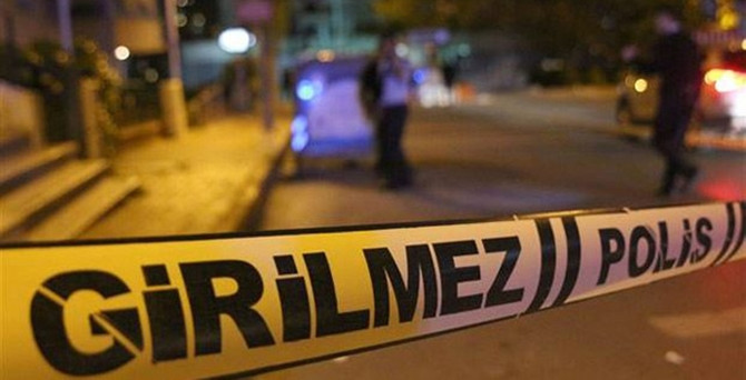 Diyarbakır ve Hakkari'de polise saldırı