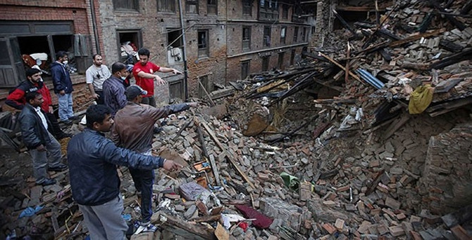 Nepal'de ölü sayısı 4 bin 438'e yükseldi