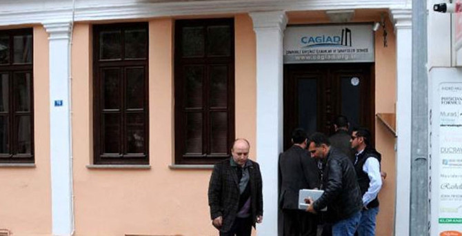 İşadamları derneğine polis baskını