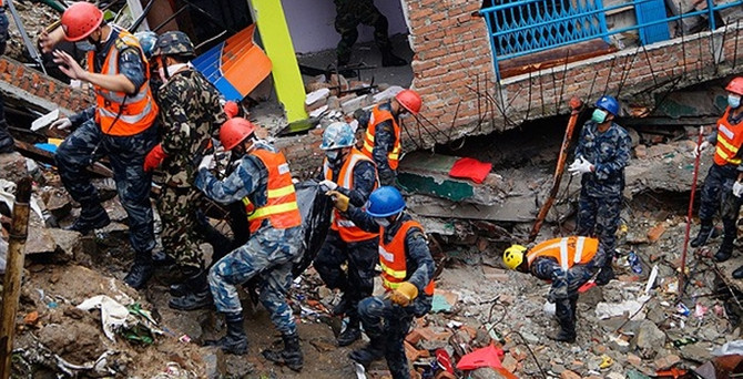 Nepal'de ölü sayısı 5 bine yaklaştı