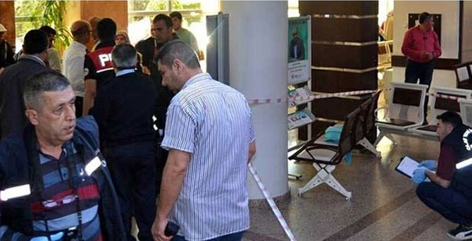 Polis, tartıştığı başhekimi vurdu