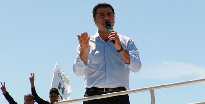 'Kenan Evren'den ne farkınız var?'