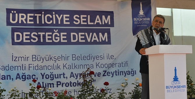 İzmir Büyükşehir, iki kooperatifle sözleşme yeniledi