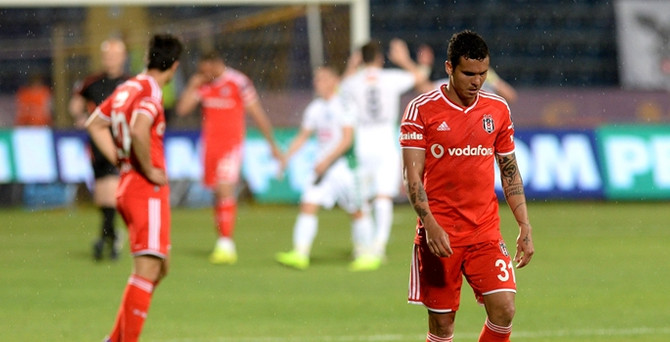 Beşiktaş'ta iki oyuncuya kapılar kapandı