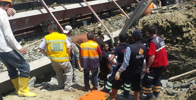 Baraj inşaatında kaza: 1 işçi göçük altında!