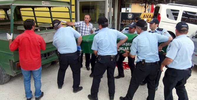 Mersin'de emekli 2 polis intihar etti