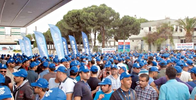 İşçiler Petkim'de de eyleme başladı