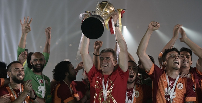 Galatasaray şampiyonluk kupasını aldı