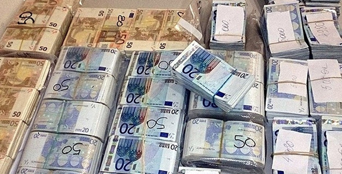 Kayıp valizde 400 bin euro bulundu