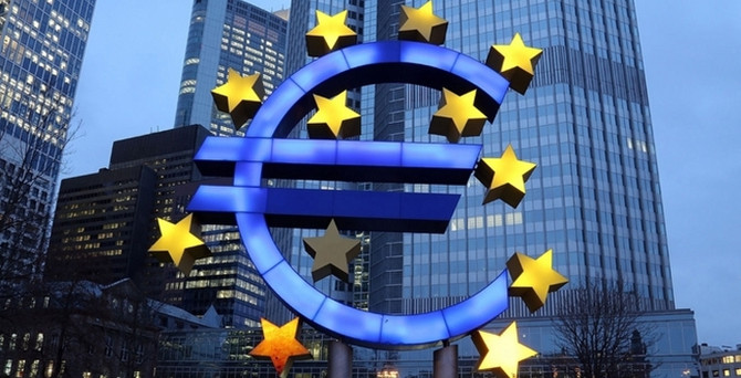 Euro Bölgesi hizmet PMI beklentiyi aştı
